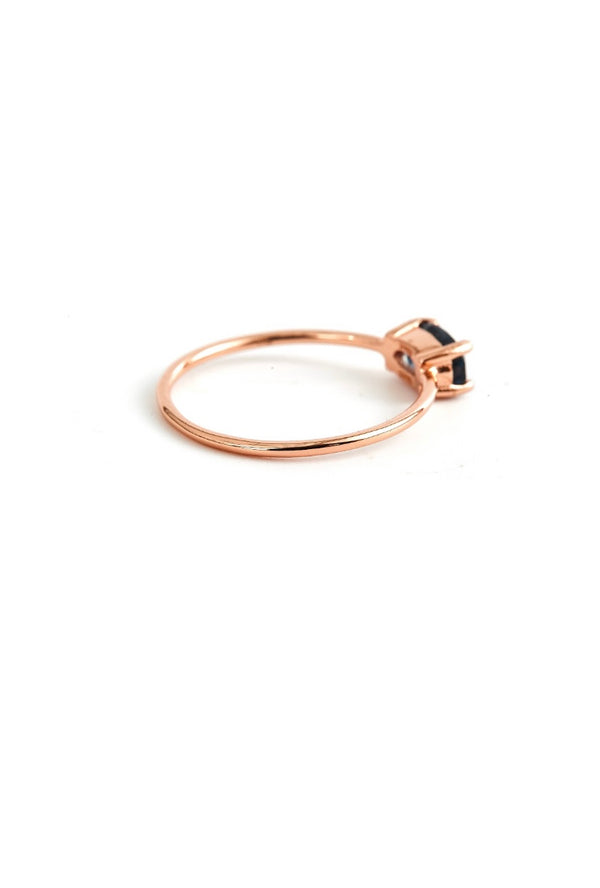 OVAL LONDON BLUE TOPAZ RING
