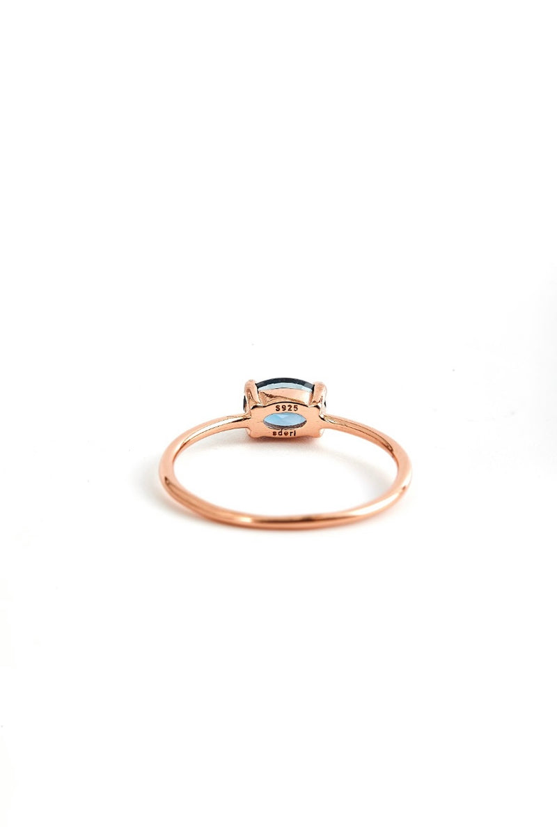 OVAL LONDON BLUE TOPAZ RING