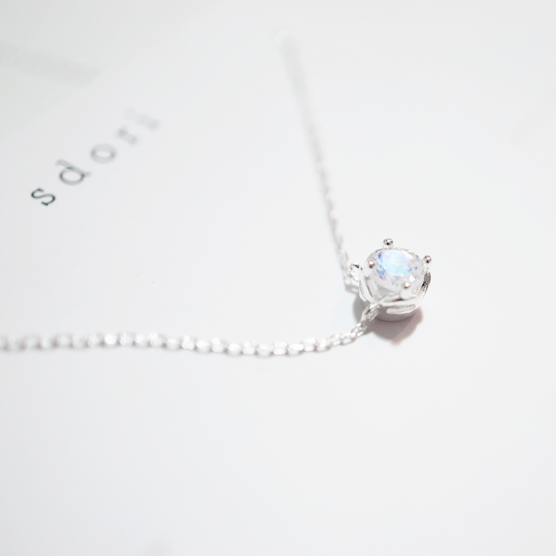 ROUND MOONSTONE NECKLACE