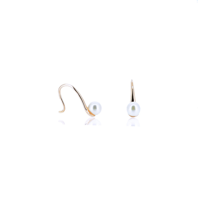 SPOON SHAPE PEARL EARRINGS