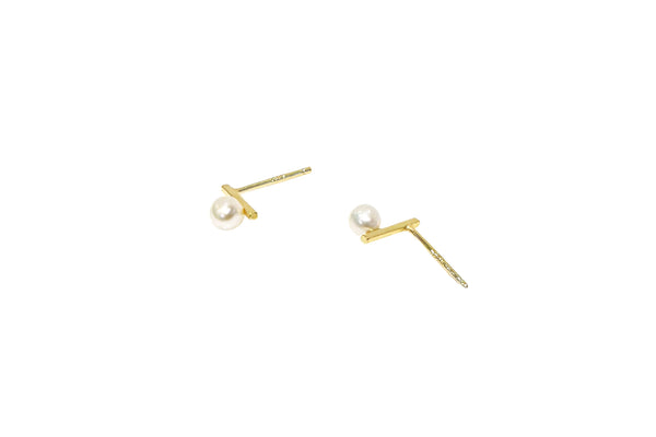 MINI STICK PEARL EARRINGS