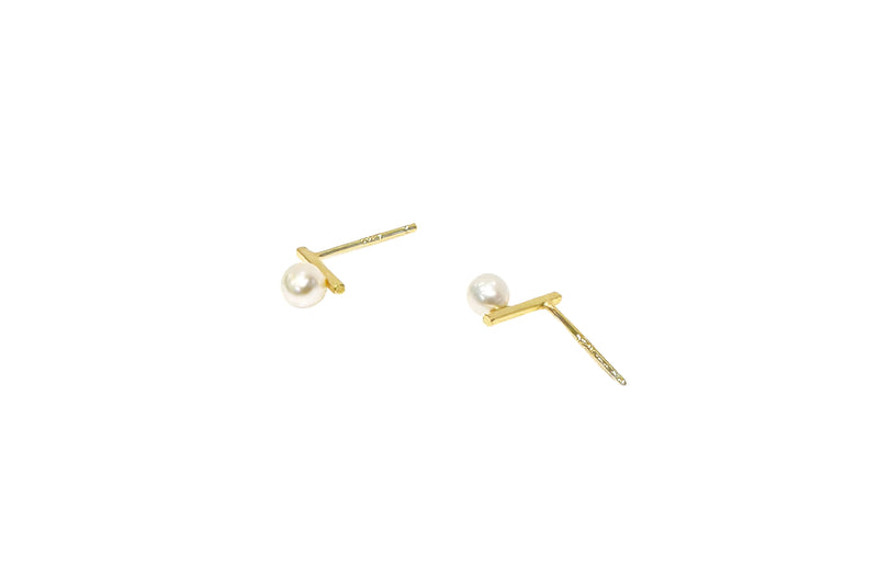 MINI STICK PEARL EARRINGS