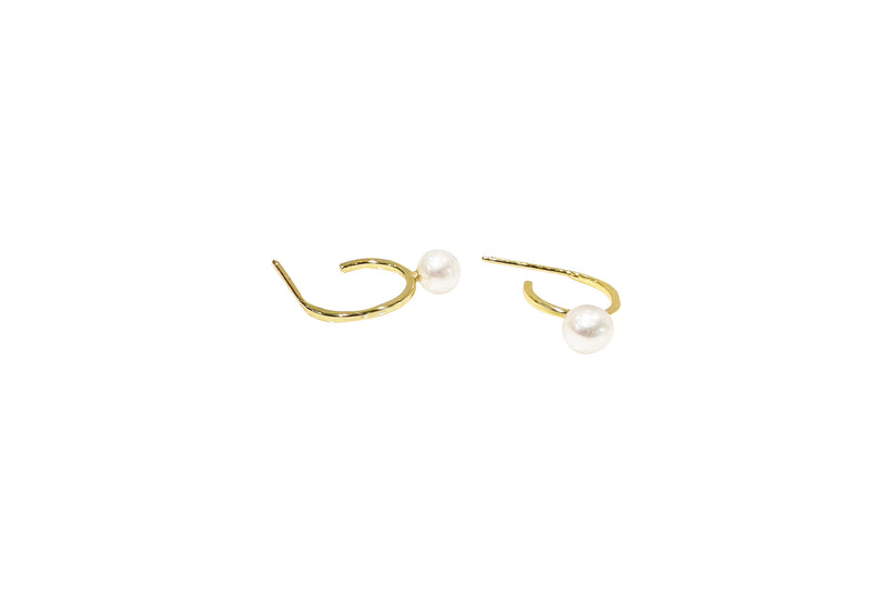 HOOK PEARL EARRINGS