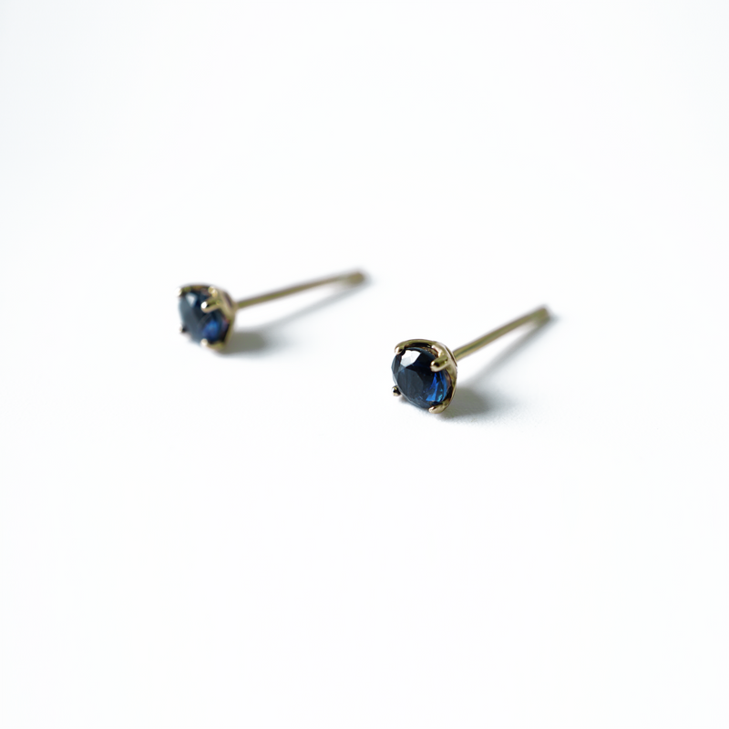 ROUND SAPPHIRE EARRINGS
