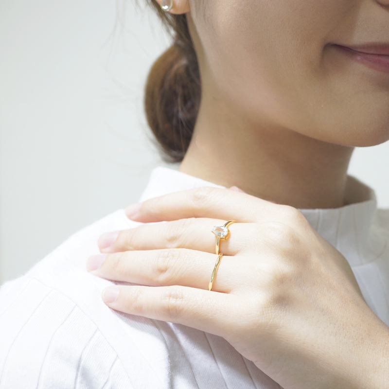 DROPLET WHITE TOPAZ RINGS